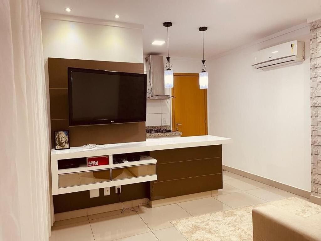 2 Qts.| 4 Hosp. | Ao Lado Do Goiania Shopping Appartement Buitenkant foto